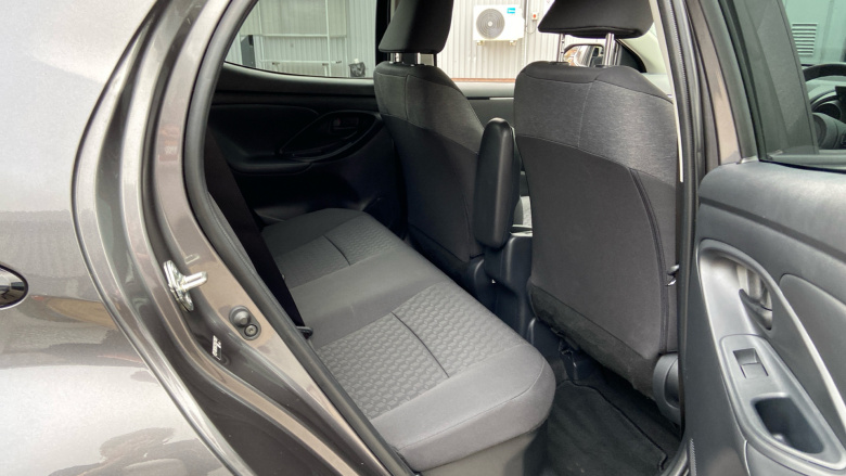 Toyota Yaris 1.5 Hybrid Design 5dr CVT Hybrid Hatchback